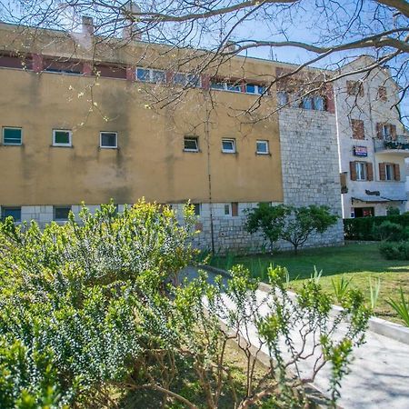 Apartamento Modern Living In The Heart Of Trogir Exterior foto