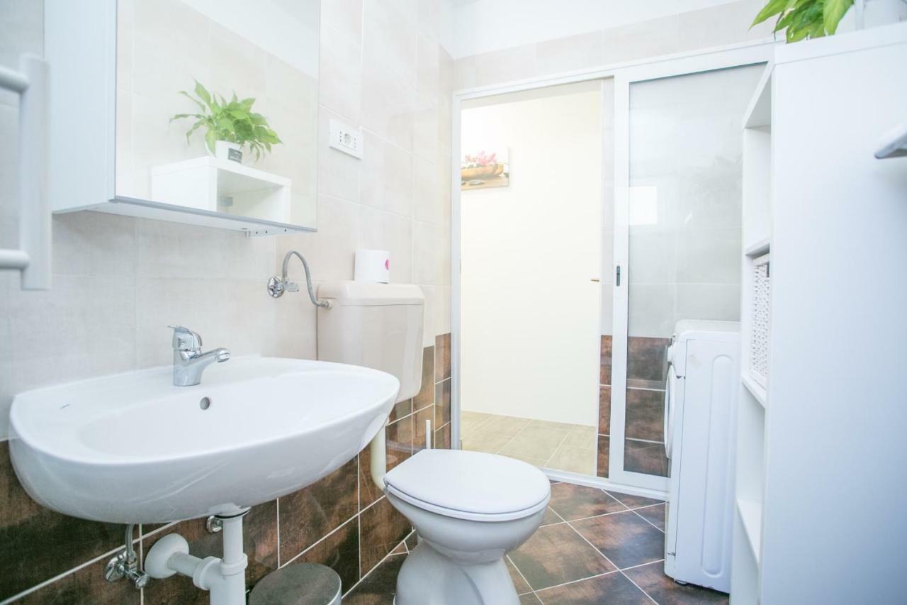 Apartamento Modern Living In The Heart Of Trogir Exterior foto